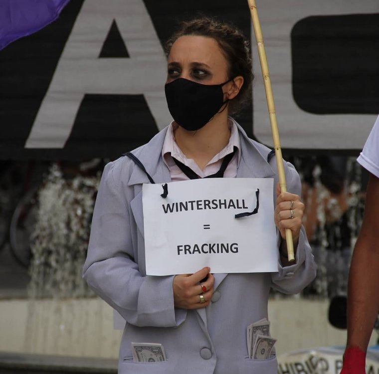 ExtincionO's tweet photo. ¡Acción de Solidaridad Internacional contra el Fracking!
#elfrackingesescocidio
#elfrackingesmuerte 
#elfrackingvaacaer
#mendozasinfracking
#shalemustfall https://t.co/N3I5CFQIdL