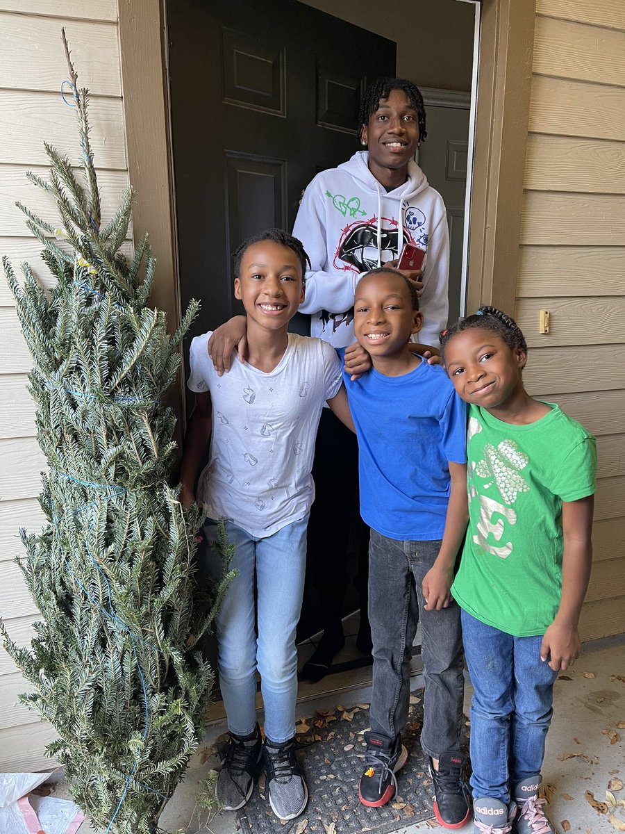 Victoria Lane (@2017vlane) on Twitter photo Today was a very special day for a few families in our district. Thanks to an anonymous community member these families will have a Christmas Tree this holiday season. <a href="/NEISD/">North East ISD</a>fam <a href="/Bronco_Leaders/">Vineyard Ranch ES</a> @NEISD Today was a very special day for a few families in our district. Thanks to an anonymous community member these families will have a Christmas Tree this holiday season. <a href="/NEISD/">North East ISD</a>fam <a href="/Bronco_Leaders/">Vineyard Ranch ES</a> @NEISD