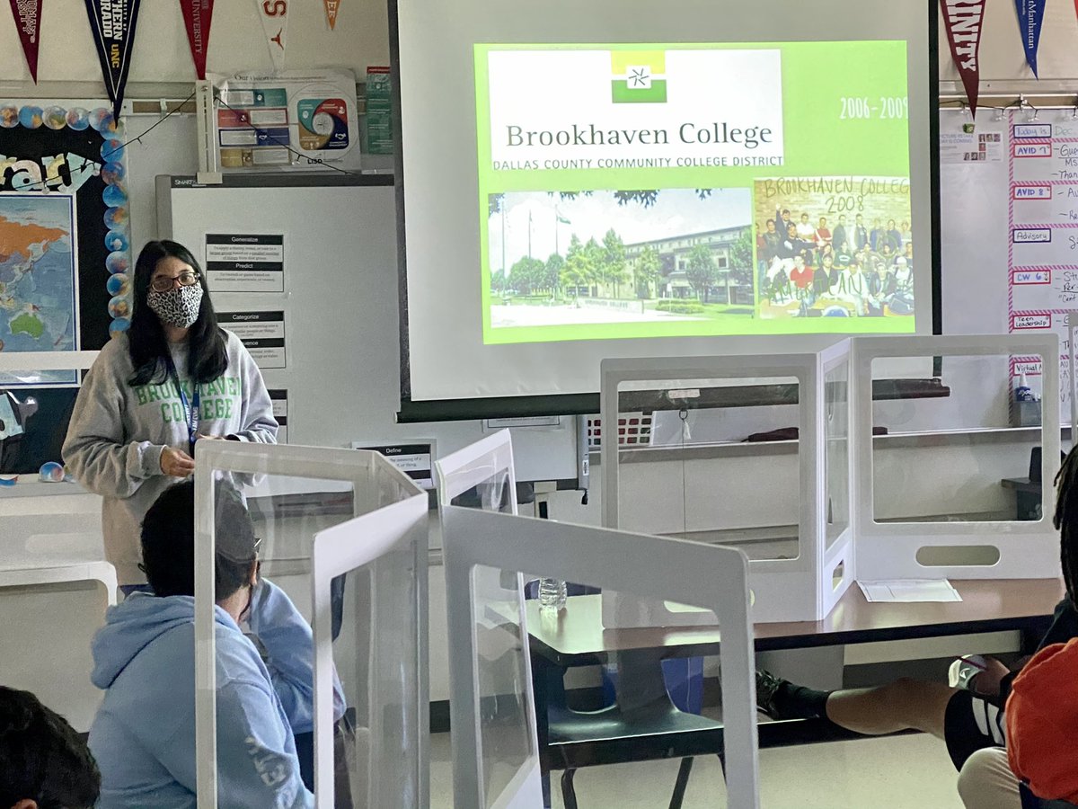 ShannonSEverett's tweet photo. Thank you to @A14Lisa for speaking to @leadworthy class @CreekValleyMS recently about her career and college experiences! 💚 #LISDculture #beCVMS https://t.co/Ysfp73mkgj
