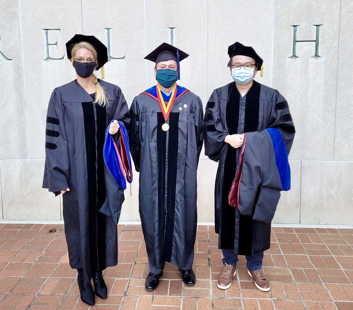 TzuJerry's tweet photo. Thank you Dr. Cox for the semi-official doctoral hooding ceremony with masks on. https://t.co/B3BcdRsmtC