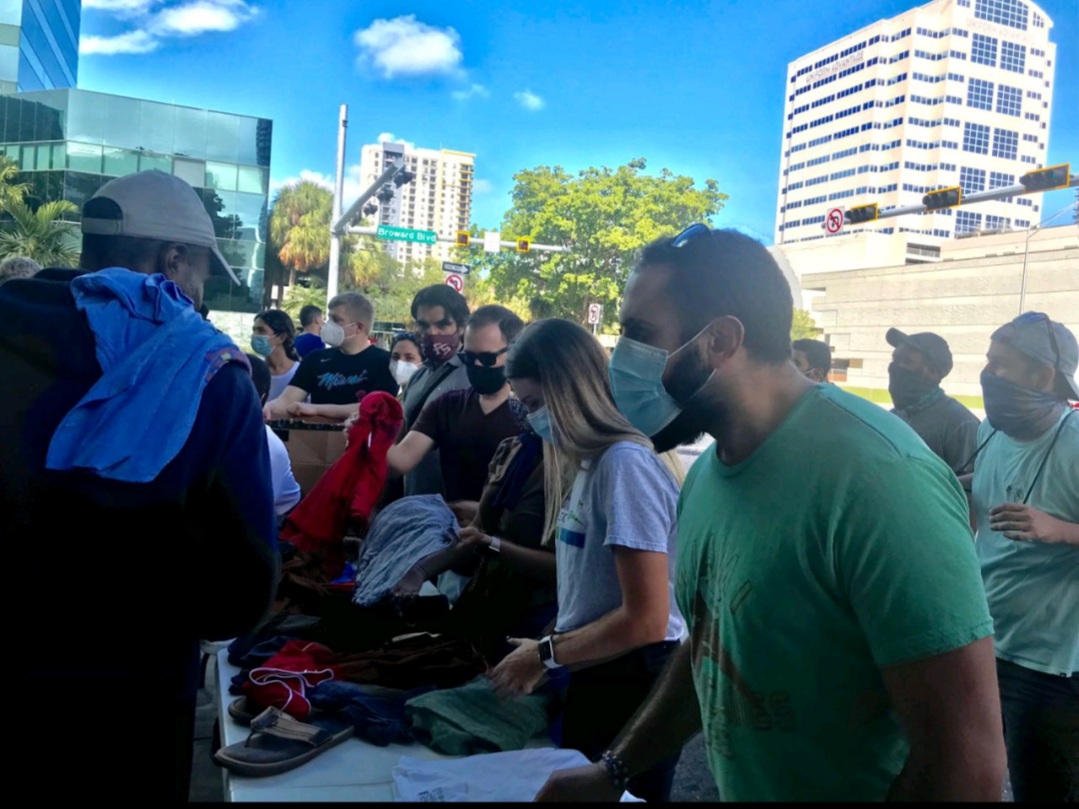 FICPA's tweet photo. On Dec. 12 in Fort Lauderdale, our Young CPAs partnered with @pdftl to distribute donated items to the homeless. Great job by Young CPA Committee chair and event leader @Khortoncpa1 and to all our members who participated and contributed! https://t.co/8YIYlVXTDa