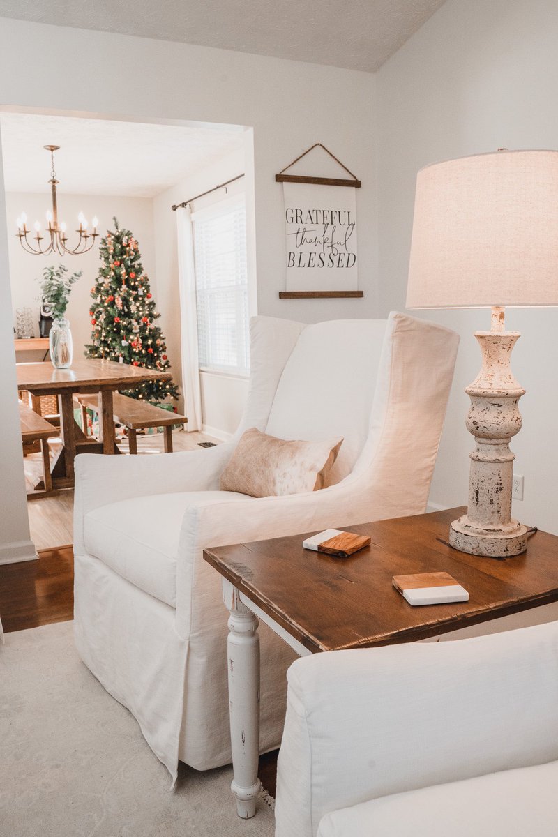 BradenStyle's tweet photo. Tis the season to be jolly . . . and to admire gorgeous local Christmas Decor! We’re loving this recent project from Braden’s Team Member Roger Canada! ❤️🎄

#FurnitureInKnoxville #TheDesignCenterAtBradens https://t.co/W8SsWvVm2g