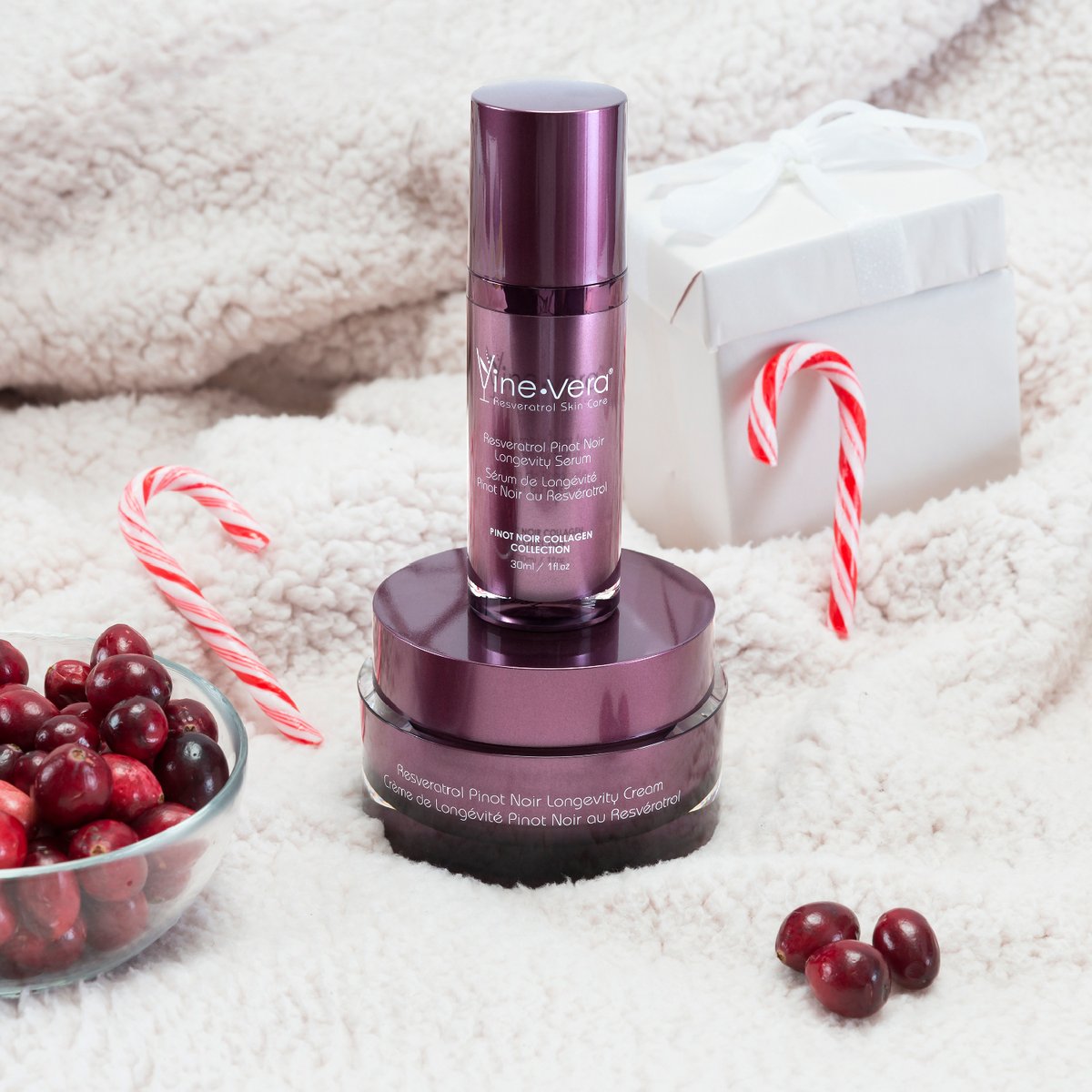 Running out of Gift ideas?! ... Don't worry, #VineVera has got you covered.

The #PinotNoir collection is sure to re-hydrate, condition and seal in moisture during the #winter months. A great gift no women will turn down. 

#skincare #beauty #moisturize #selfcare #dryskin