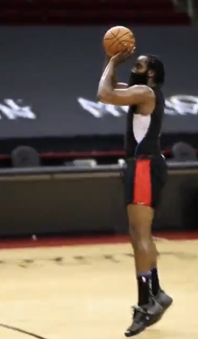 TheDunkCentral's tweet image. James Harden yesterday vs James Harden today