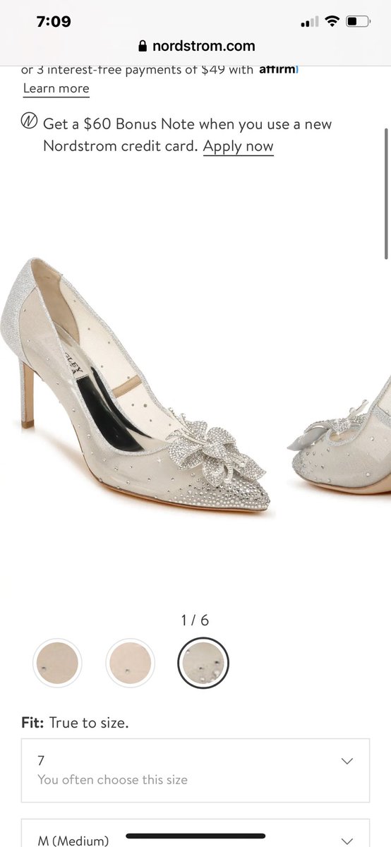 GioDinos's tweet photo. What I ordered vs what I got 🤬🤬🤬 fuck Nordstrom’s mother https://t.co/7aHlYNmKrE