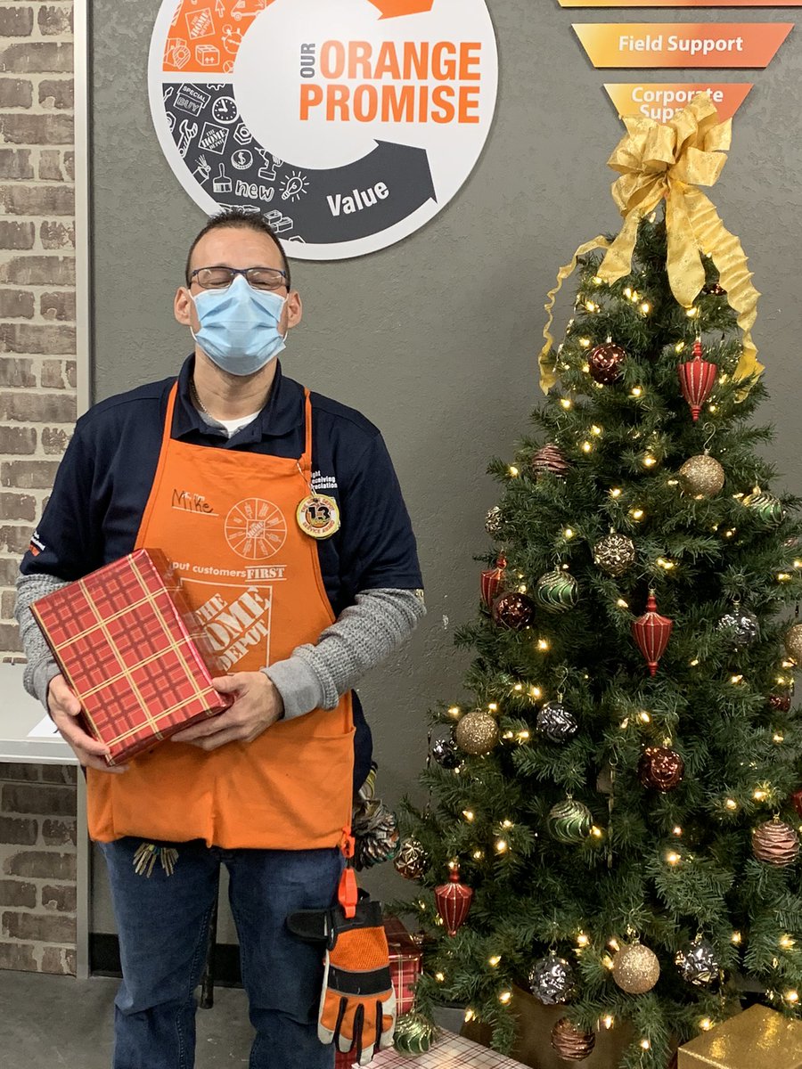 Tabbatha Lipuma (@tabblipuma) on Twitter photo Flores took his gift home before a pic but we substituted one today! Congrats on winning! #huttoproud <a href="/mike_balentine/">Mike Balentine</a> <a href="/lailoniroberts/">LaiLoni Roberts</a> <a href="/johnnyrayb467/">Johnny Billingsley</a> Flores took his gift home before a pic but we substituted one today! Congrats on winning! #huttoproud <a href="/mike_balentine/">Mike Balentine</a> <a href="/lailoniroberts/">LaiLoni Roberts</a> <a href="/johnnyrayb467/">Johnny Billingsley</a>