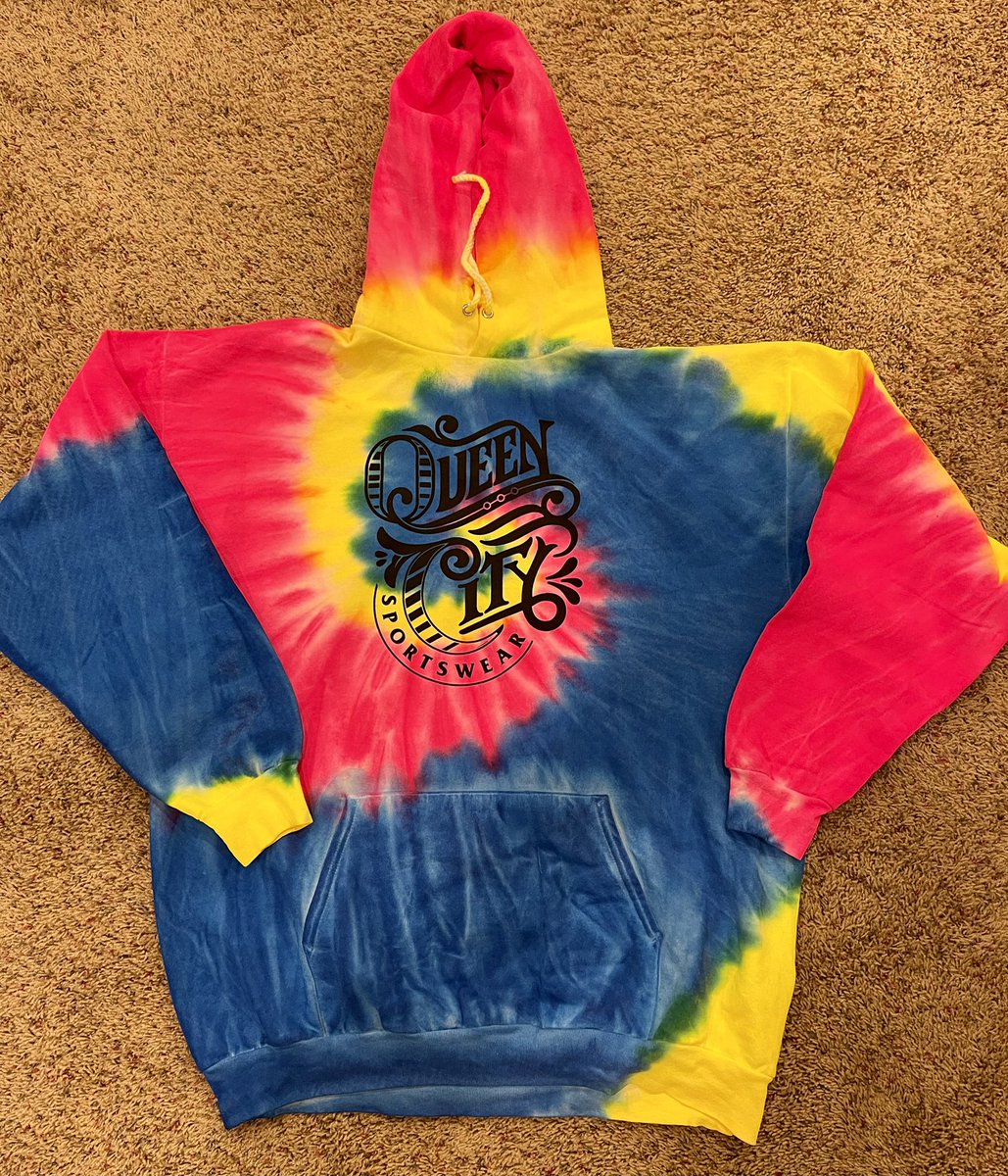 513shirts's tweet photo. Not sure if I should LOVE it or HATE it...?

What do you think?  @QCSportswear https://t.co/fVJrPSjaO2