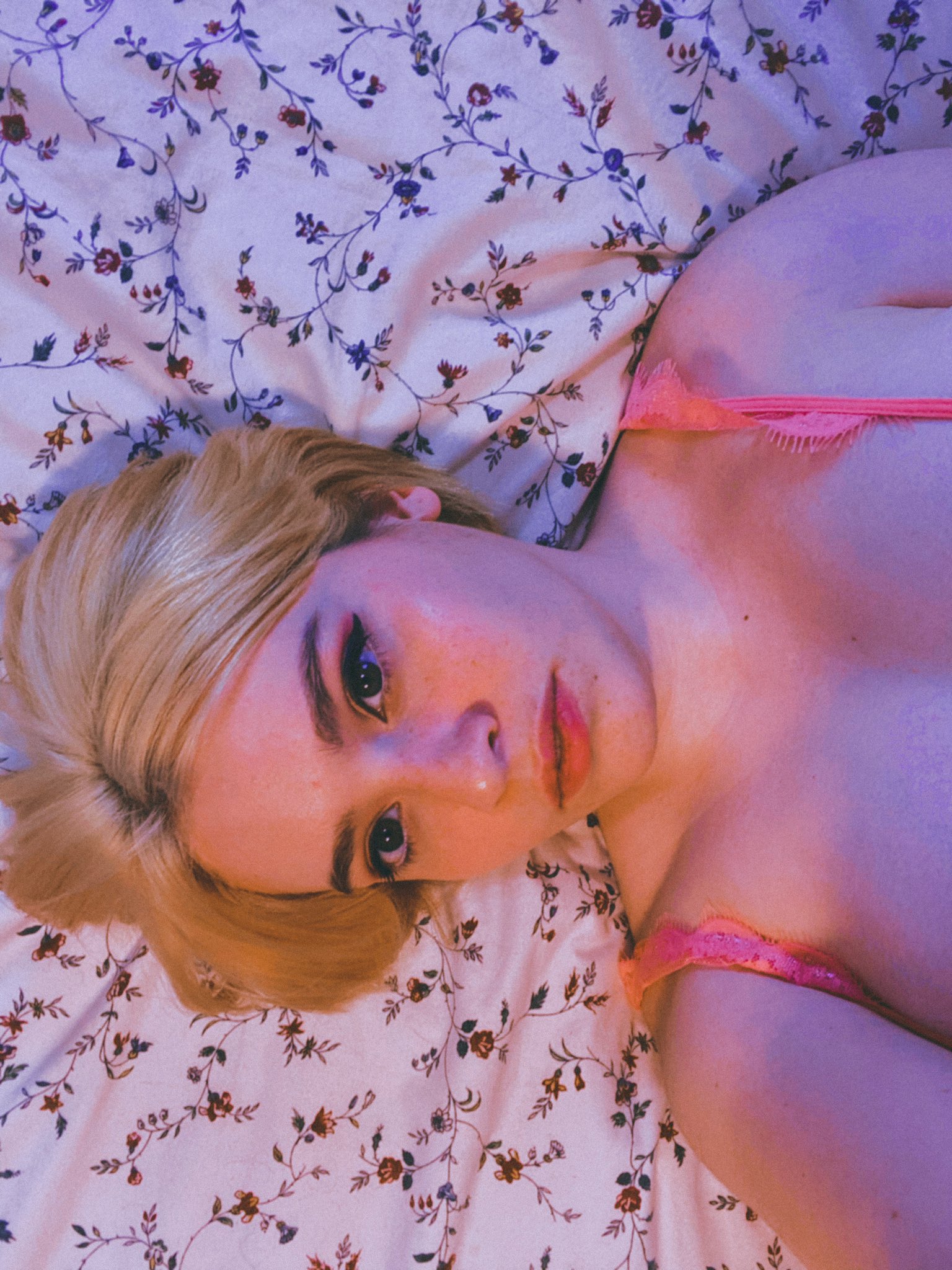 2 pic. ☁️✨ you’re such a dream to me ✨☁️ https://t.co/ljxYIHZE7P