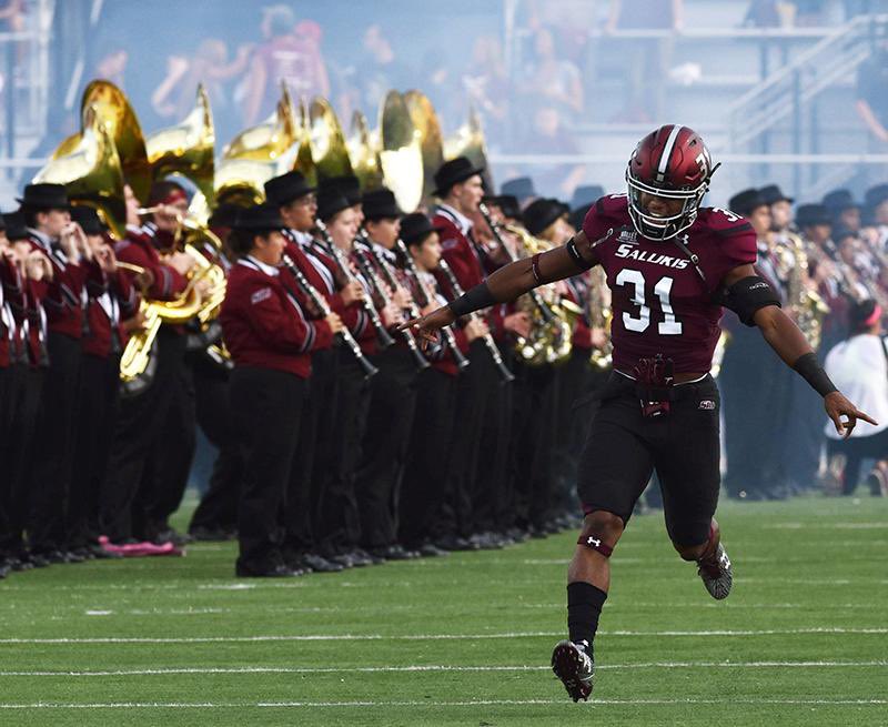 thereal_foss's tweet photo. All glory to God! Truly blessed to receive an offer from Southern Illinois University!!! @17NickHill @coachrolan https://t.co/S664e6CkBC
