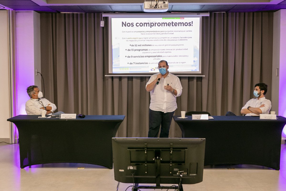 CamComercioSM's tweet photo. A fin de conectar a las empresas con las herramientas para alcanzar metas de crecimiento en el mercado, la estrategia 'Escala Magdalena' permitirá la construcción de una identidad propia por medio de ‘La Mitología de Emprendimiento en el Magdalena’. https://t.co/GHvjTro6yM