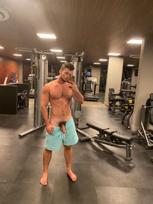 Gym with me ? 🌴 Retweet to say yes https://t.co/k73NgqPgKY