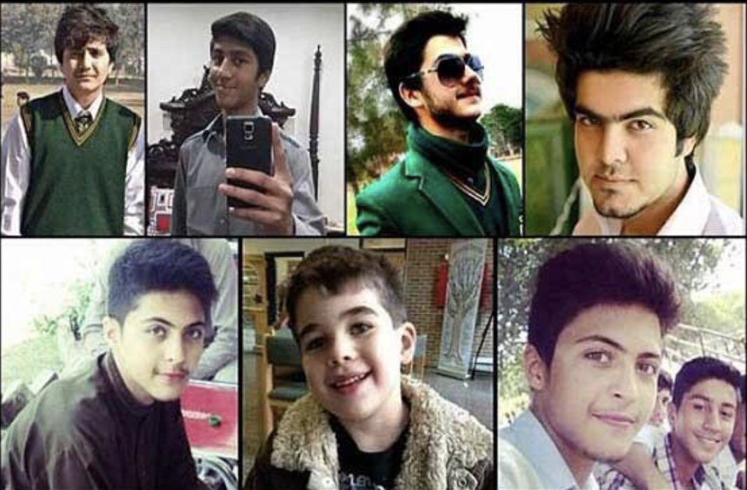 DrMahnoorkhan1's tweet photo. #APSPeshawarAttack آرمی پبلک اسکول پشاور پردہشتگردوں کےحملےکو چھ سال مکمل ہوگئے لیکن زخم آج بھی تازہ ہیں، ایسے لگتاہے کل کی بات ہے۔دل آج بھی نھنے پھولوں کیلئے خون کے آنسو روتا ہے۔ 😢
ہم نہیں بھولے ! #APSPeshawar #16December2014 #16December #16DecemberBlackDay #16DecAPS https://t.co/3bhFMrhEh2