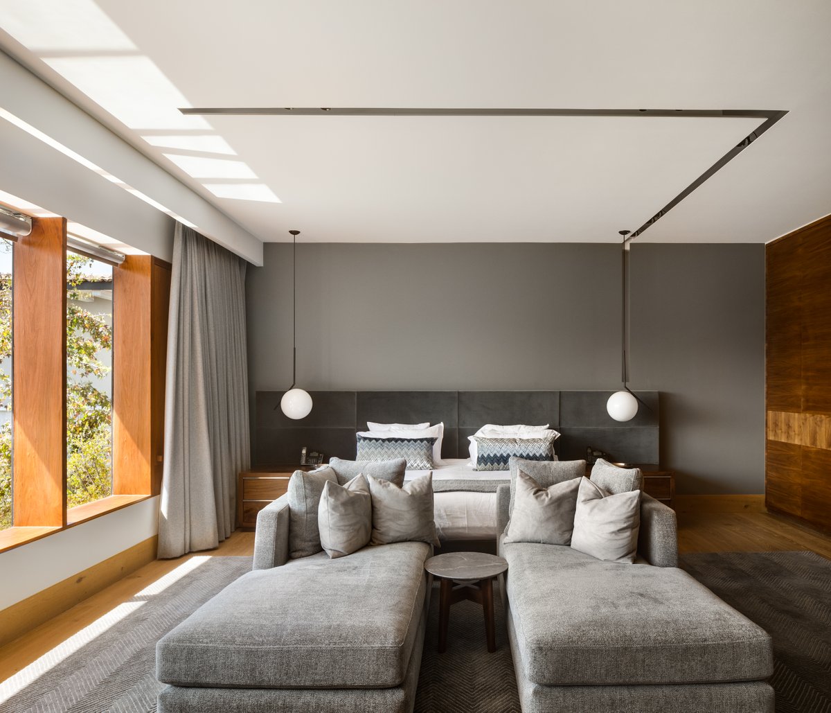 chainsiman's tweet image. BSF es la remodelación de una casa en la #CDMX. En ella, se respetó la disposición de los espacios y se intervinieron los plafones, se cambió la iluminación y el mobiliario. 
#ChainSiman
#interiordesign