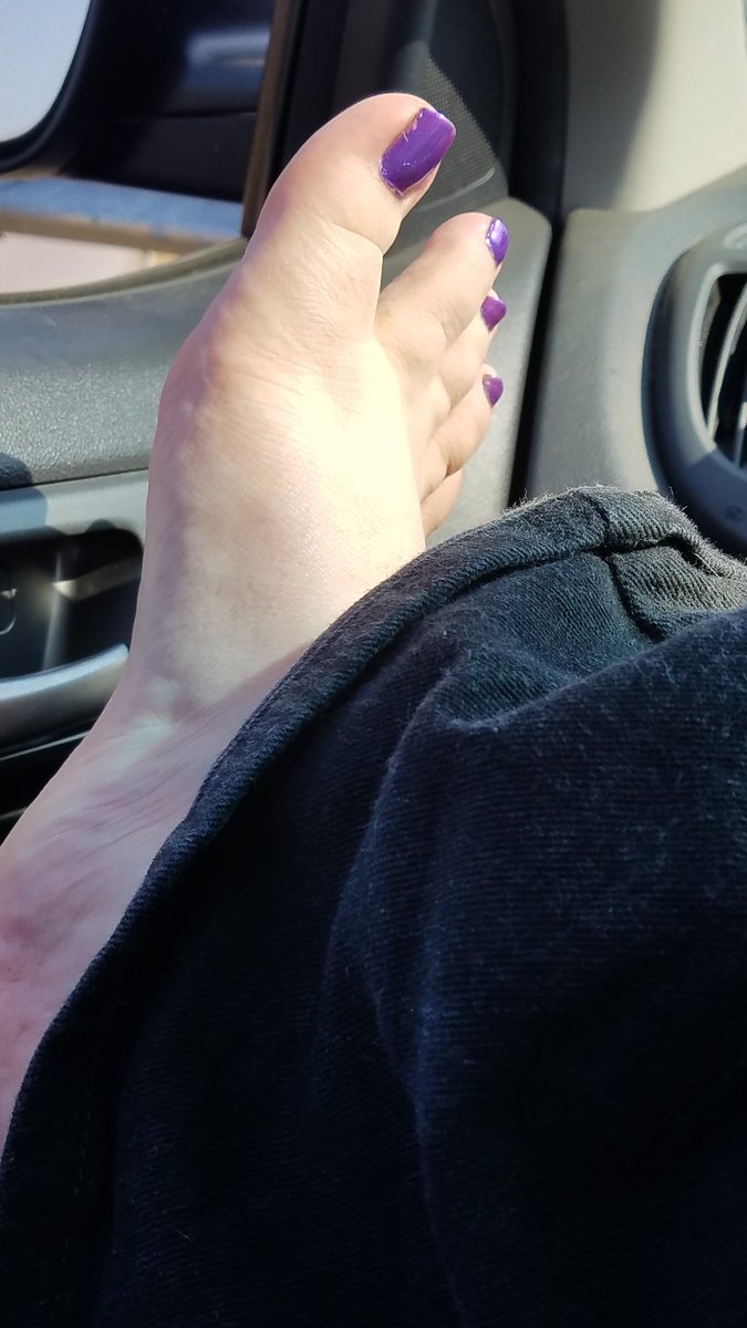 mistertoejam's tweet photo. Anybody like purple #toes I love colors of all kinds, any particular ones you like? #footfetish #feetfetish #malefeet #malefootfetish #footmodel #malepedi #malepaintedtoes #guyfeet #prettyfeet #sexytoes #prettytoes #manfeet #footgod #alphafeet #pedicure https://t.co/Sy5VVm1gN3