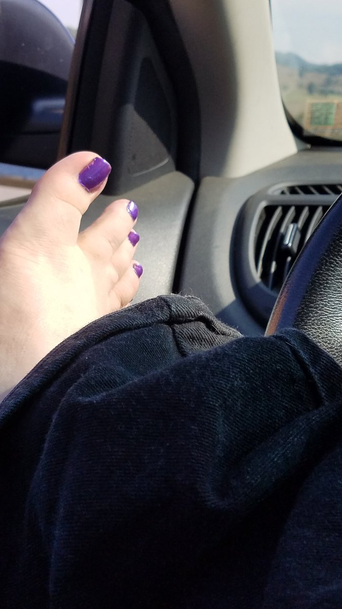mistertoejam's tweet photo. Anybody like purple #toes I love colors of all kinds, any particular ones you like? #footfetish #feetfetish #malefeet #malefootfetish #footmodel #malepedi #malepaintedtoes #guyfeet #prettyfeet #sexytoes #prettytoes #manfeet #footgod #alphafeet #pedicure https://t.co/Sy5VVm1gN3