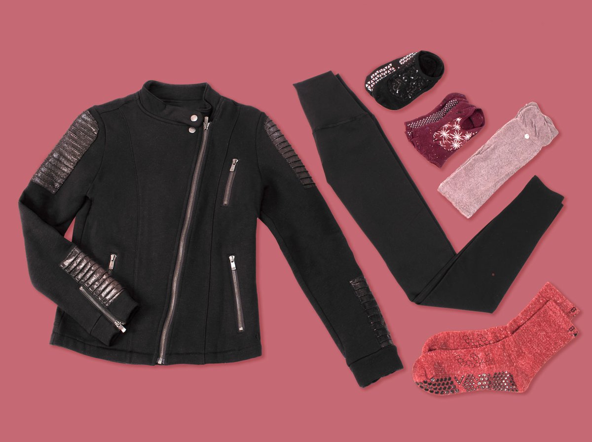 🎁 #GIVEAWAY 🎁  It’s the season of giving…so we thought we’d spread some ✨holiday cheer✨ by giving away a few of our festive favorites from all three of our brands to one lucky winner! Head over to our Instagram to enter: instagram.com/tavinoir