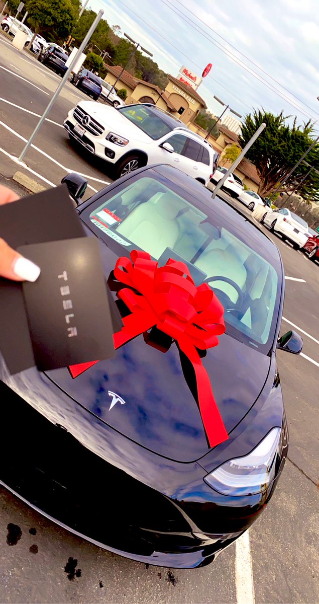 a_vaenuku's tweet photo. Spoke this shit into existence. Next up - finding a property to own ๐ค๐ฝ #2021Model3 #JstTheBeginning https://t.co/xdahvO68LV