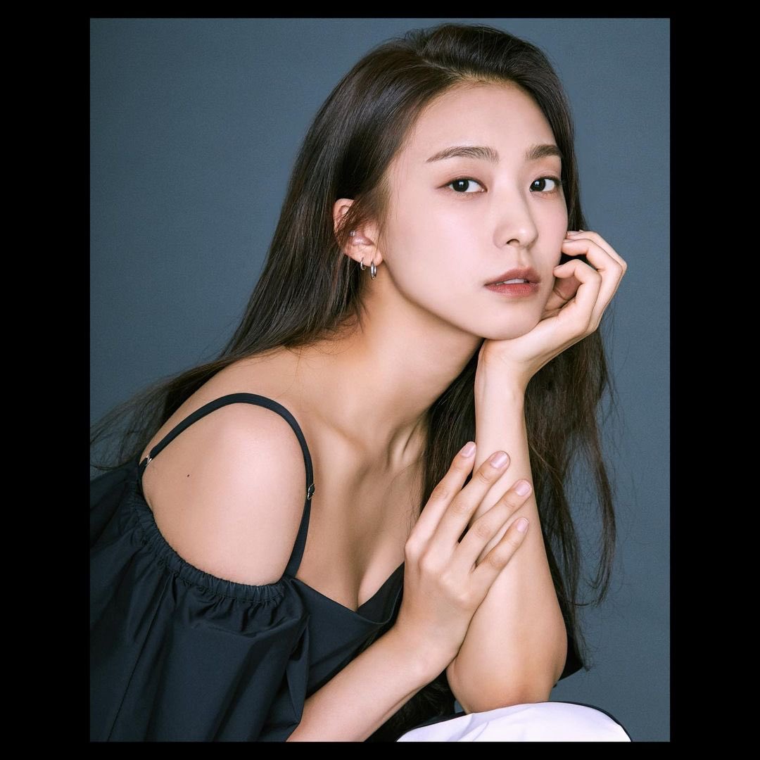 ArabYoonBoRa's tweet photo. 16/12/2020
تحديث حساب انستقرام  @/keyeastofficial بصور لبورا من اجل العام الجديد 
#ArabYoonBoRa #YoonBoRa #BoRa https://t.co/r4Z30N2Wvl