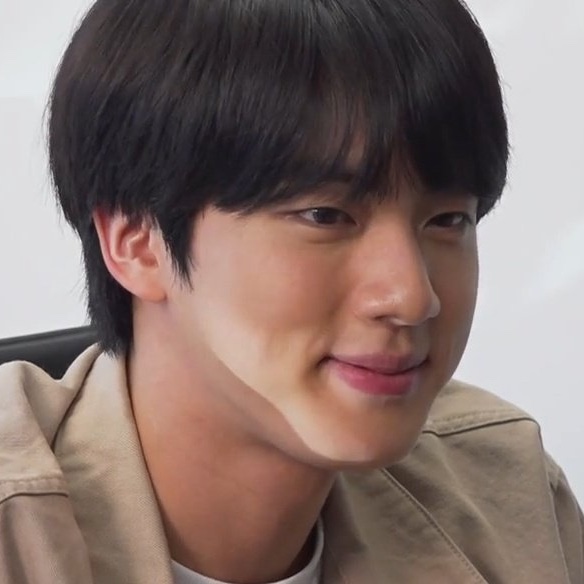 jingallery's tweet photo. •ᴗ• #JIN #진 #석진 https://t.co/dmAvM547Px