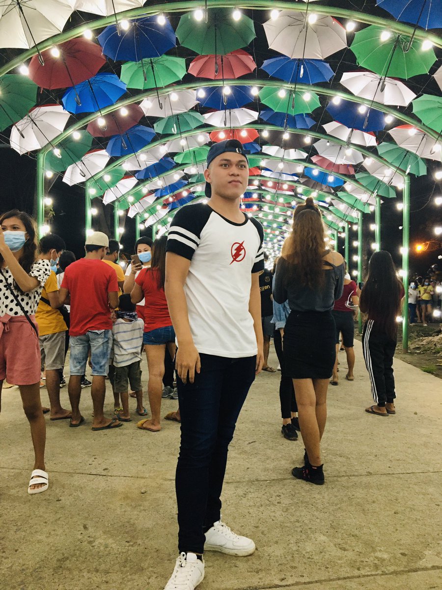 itsRon_tejay's tweet photo. WTF! what's that fats? 😆😆 https://t.co/ruXdwM04bD