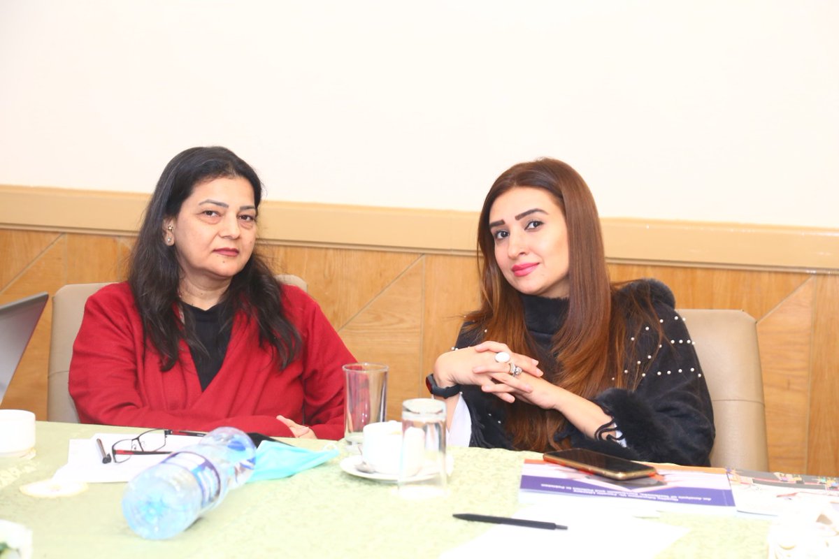 bushraanjumbutt's tweet photo. Discussing Single national curriculum the pros and cons with the experts and stakeholders @NCJPPak @sabihashaheen_ https://t.co/aaiIhoOVXc