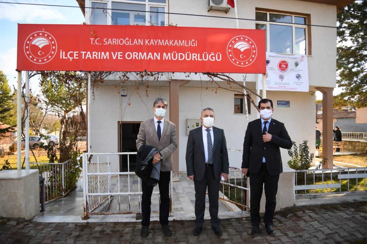 kayseritarimorm's tweet photo. İl Müdürümüz @MstafaSahin44 #Sarıoğlan İlçe TOM ziyaret etti. 2020 yılı değerlendirmeleri ve yeni dönem #KKDP konularında İlçe Müdürü @gokhanozkan09 ile bilgi alışverişinde bulundu.
@bekirpakdemirli @SehmusGunaydin @mustafaaksutr @fatihmetintr @mehmethaditunc @TCTarim https://t.co/HBIQSOtHvY