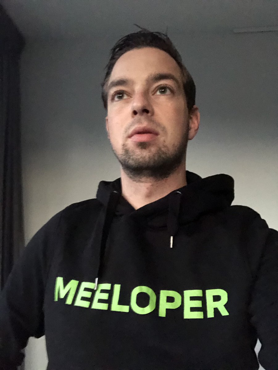 De trui is binnen. Ik ben er klaar voor, jullie ook? #TheLifeline <a href="/SeriousRequest/">3FM Serious Request</a> <a href="/NPO3/">NPO 3</a> @pilotsforcharity