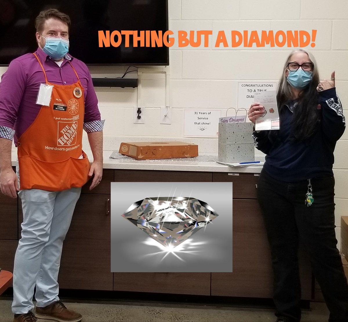 CasseyHarnett17's tweet photo. Today we celebrated something wonderful! A great, dedicated associate, received her Diamond Homer Award! #diamond #31yearsofservice #WERIDE4705 #celebrate #livingourvalues @CComerfordHD @lexieconHD @iserym101 https://t.co/OXKk6aP2o6