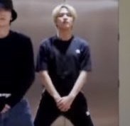 haechan having a good posture— a VERY short thread because he doesn't like his back