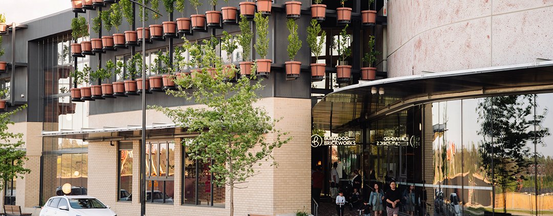 SustainVic's tweet photo. Premier's Sustainability Awards finalist, Burwood Brickworks boasts a 6-Star Green Star Design rating, with 100% renewable energy, repurposed rainwater, 99% of construction waste diverted from landfill, and a 2500m2 rooftop urban farm 👨🏻‍🌾

Read more » https://t.co/QV3yXbhDJS https://t.co/bz3DEUpmRr