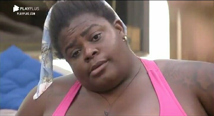 AAAGATHA2's tweet photo. Mion ??? Eu nem lembrava desse negócio do queijo kkkkkkkkkk #EliminaçãoAFazenda https://t.co/gETWRvRqt6