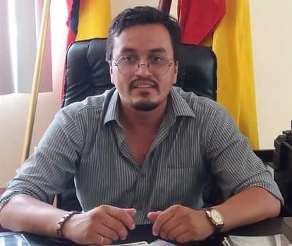NUESTRO INVITADO: Lic. Carlos Candela  
Vicepresidente Provincial de la Unión de Artistas Populares del Ecuador - Manabí  UNAPE.
 TEMA: Proyecto #BarriosDeHistoria en el #BarrioSantaLucia de #Calceta.  
FECHA: miércoles 16 diciembre.
HORA: 7H15