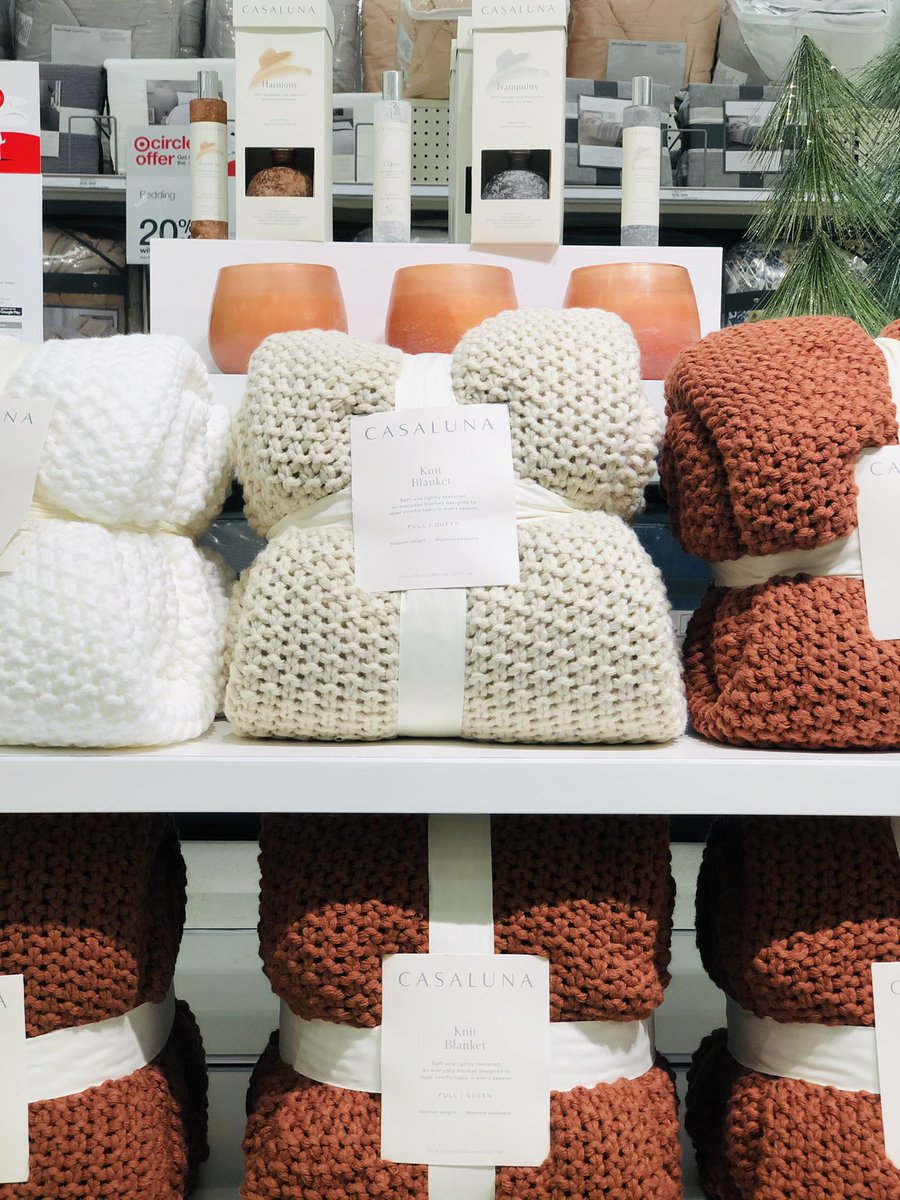 Shout out to VM Madison for working her magic in Bedding 😍 We got some Casaluna back in stock and it’s 20% off this week! Perfect cozy Christmas gift 🎁 #T2128