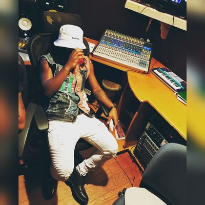 IAmSeanDeVere's tweet photo. #NewProfilePic https://t.co/15Mx1TOW3B