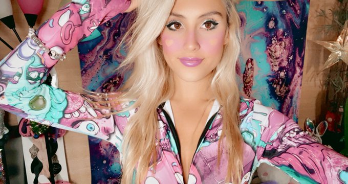 🔴 LIVE https://t.co/EF1A03W9hG https://t.co/LCM5Cm2vee