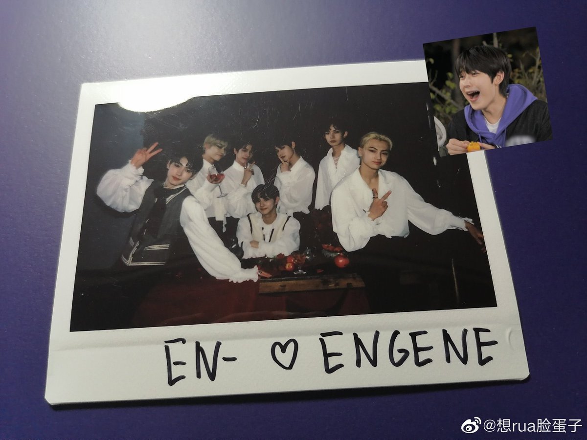 enhyvi's tweet photo. OT7 — signed polaroids ✨✨✨✨✨✨✨ https://t.co/5xVlfhhNkb