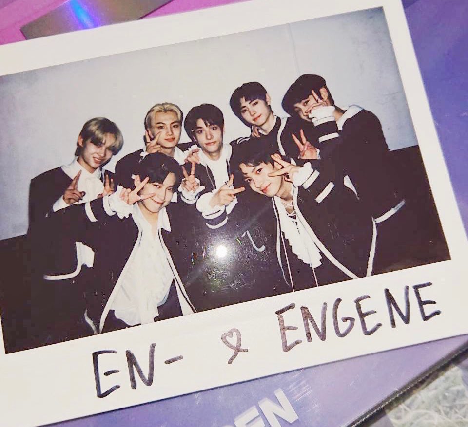 enhyvi's tweet photo. OT7 — signed polaroids ✨✨✨✨✨✨✨ https://t.co/5xVlfhhNkb