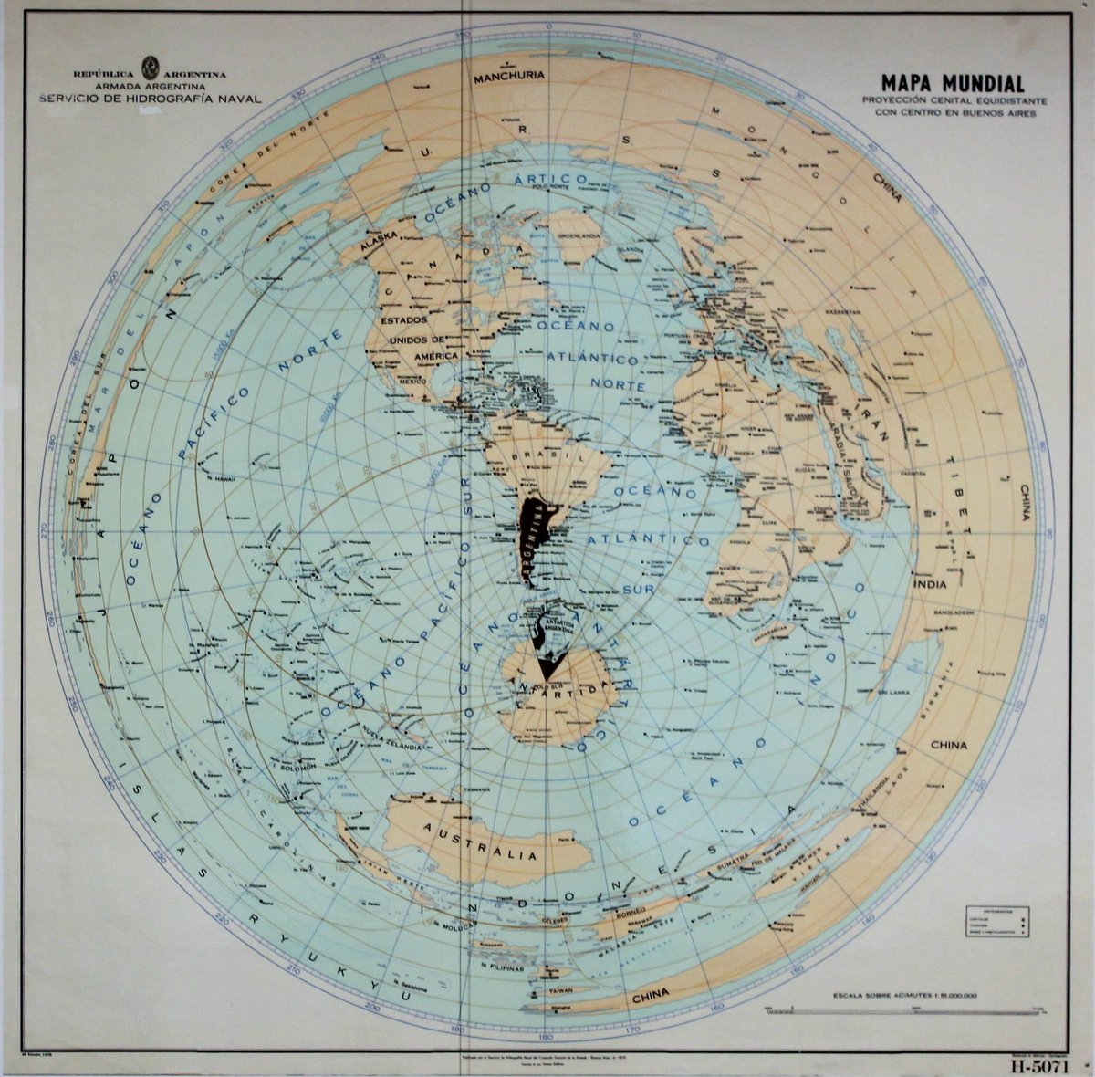 MartinSchapiro_'s tweet photo. Espectacular este mapa que rescata @ErnestoSeman con proyección equidistante y centro en Buenos Aires, deja bastante al desnudo nuestra posición geográfica, desventajosa como la de pocos países del mundo. https://t.co/a0CTFve7N9