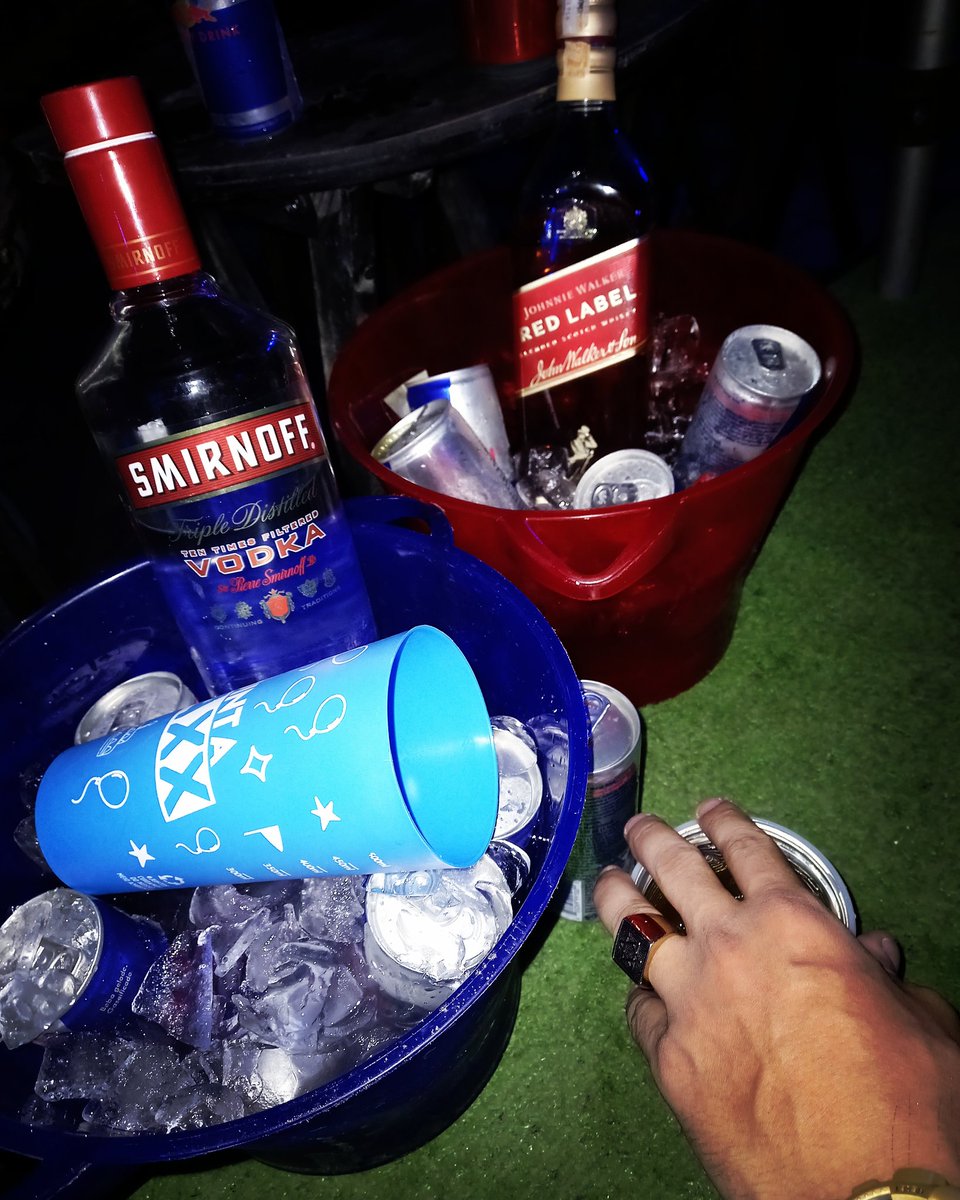DJ2DDAVILA's tweet photo. Tive que brotar #VaiLibera na #TheLux
@LiberaVai @fellipeloboo @dvisk_rodrigo https://t.co/WBjQ40xEuV
