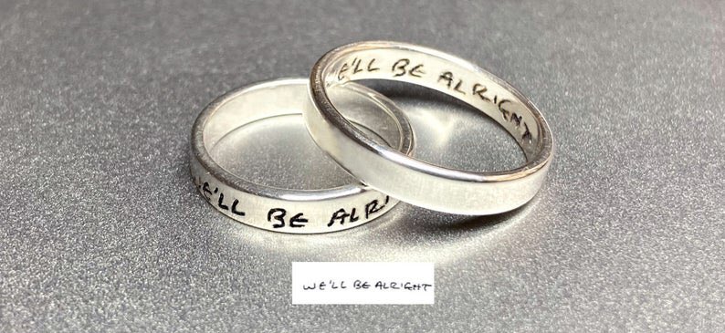 atziiiiiiiiin's tweet photo. 🎄HARRY STYLES GIVEAWAY🎄
winner gets a “we’ll be alright” ring in harry’s handwriting (link in the replies in case anyone would like to buy it)
to enter:
-follow me
-like and rt
not announcing when it’s ending i’ll just randomly dm someone, surprise !! <3
INTERNATIONAL ☘️ https://t.co/Qq1RsnwAcU