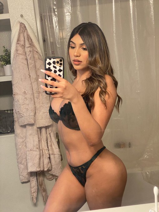 New hair🥰 https://t.co/Zz5zDYgpJ0