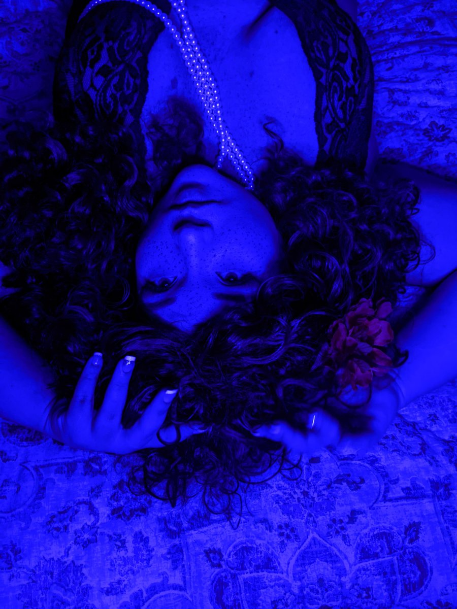 BerryBelladonna's tweet photo. Thought some contrast between me and my dear Vix would be a cute post 😉😘 - 🌸 https://t.co/ngpDgj7UsR