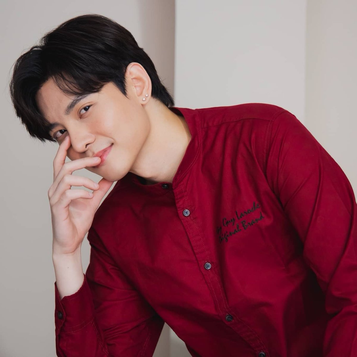 GuyLarocheMen's tweet photo. Guy Laroche 🇫🇷 @supanut_l
คอจีน รุ่นขายดี ❤️🖤
🔻🔻🔻
#GuylarochexSupanut
#guylarochemenswear
#GuyLarocheThailand
#supanut https://t.co/P768Y0MifK