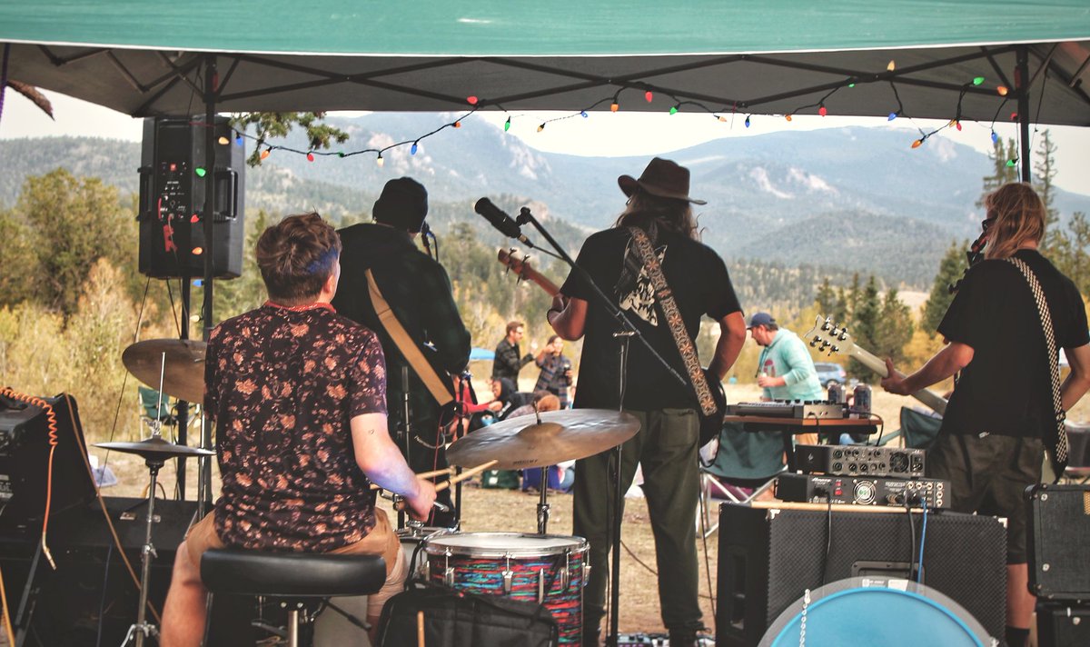 los_toms's tweet photo. It's snowing today. Thinking of warmer memories at Burning Ban II
#psychrock #psychedelic #psychedelicrock #lostoms https://t.co/KasaPatuwd
