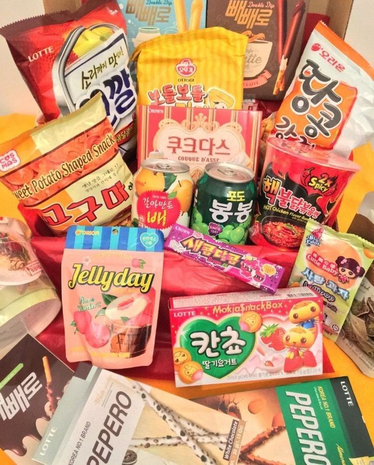 aIternatetime's tweet photo. [ A package has arrived to you along with a note attached ]

"Halo, berhubung sekembalinya saya dari Korea Selatan, ada banyak oleh-oleh dari saya silahkan diambil satu-satu. Kalau ambil dua nanti pantatnya kerlap kerlip ❤️

— Naruhiko &amp; Yuuki" https://t.co/6t0PRrTzPn