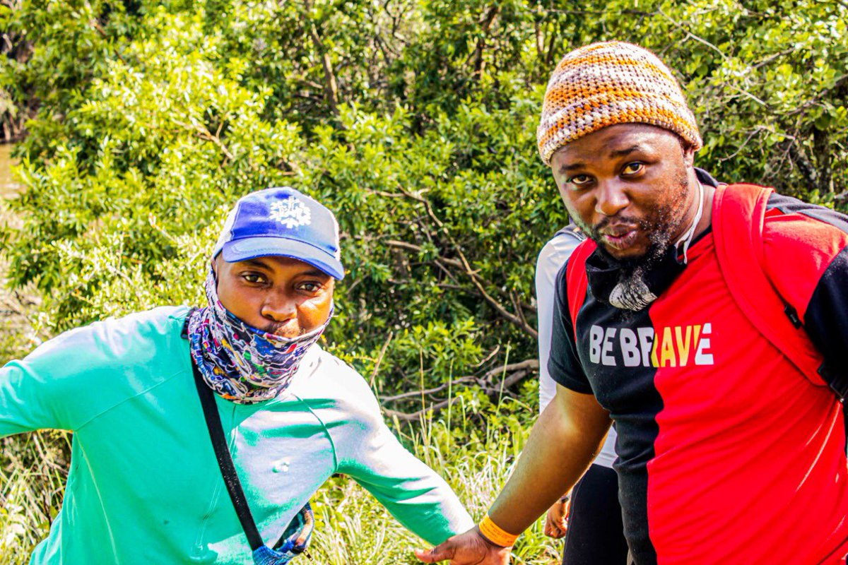 BEBRAVElifestyl's tweet photo. Hiking 🥾 helps to keep you calm, positive and happy. Also through hiking you reflect, recharge and reconnect with yourself.

#bebravelifestyle 
#BeBrave https://t.co/zooJ0UvuEc