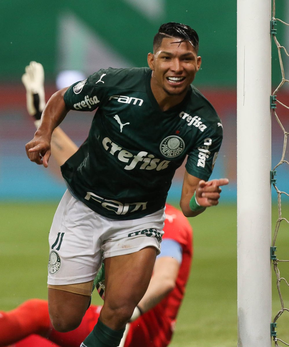 Palmeiras's tweet photo. Garçom y artilheiro 1️⃣1️⃣
Rony chegou a 4 gols e 7 assistências na @LibertadoresBR ➤ https://t.co/9TEVWw14Qd

#AvantiPalestra #AlmaECoração
#AlviverdeImponente #PALxLIB https://t.co/c4pH8ecTyi