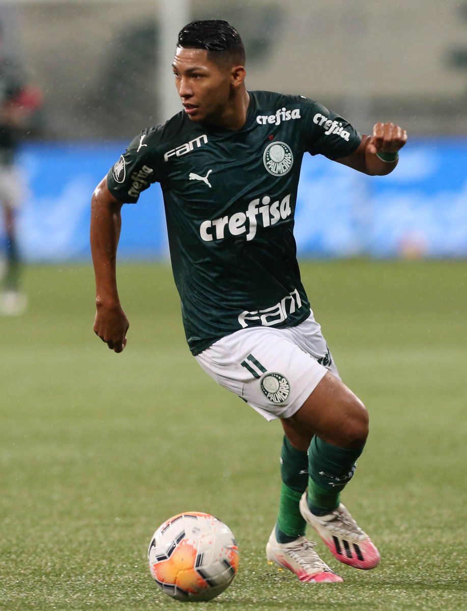 Palmeiras's tweet photo. Garçom y artilheiro 1️⃣1️⃣
Rony chegou a 4 gols e 7 assistências na @LibertadoresBR ➤ https://t.co/9TEVWw14Qd

#AvantiPalestra #AlmaECoração
#AlviverdeImponente #PALxLIB https://t.co/c4pH8ecTyi