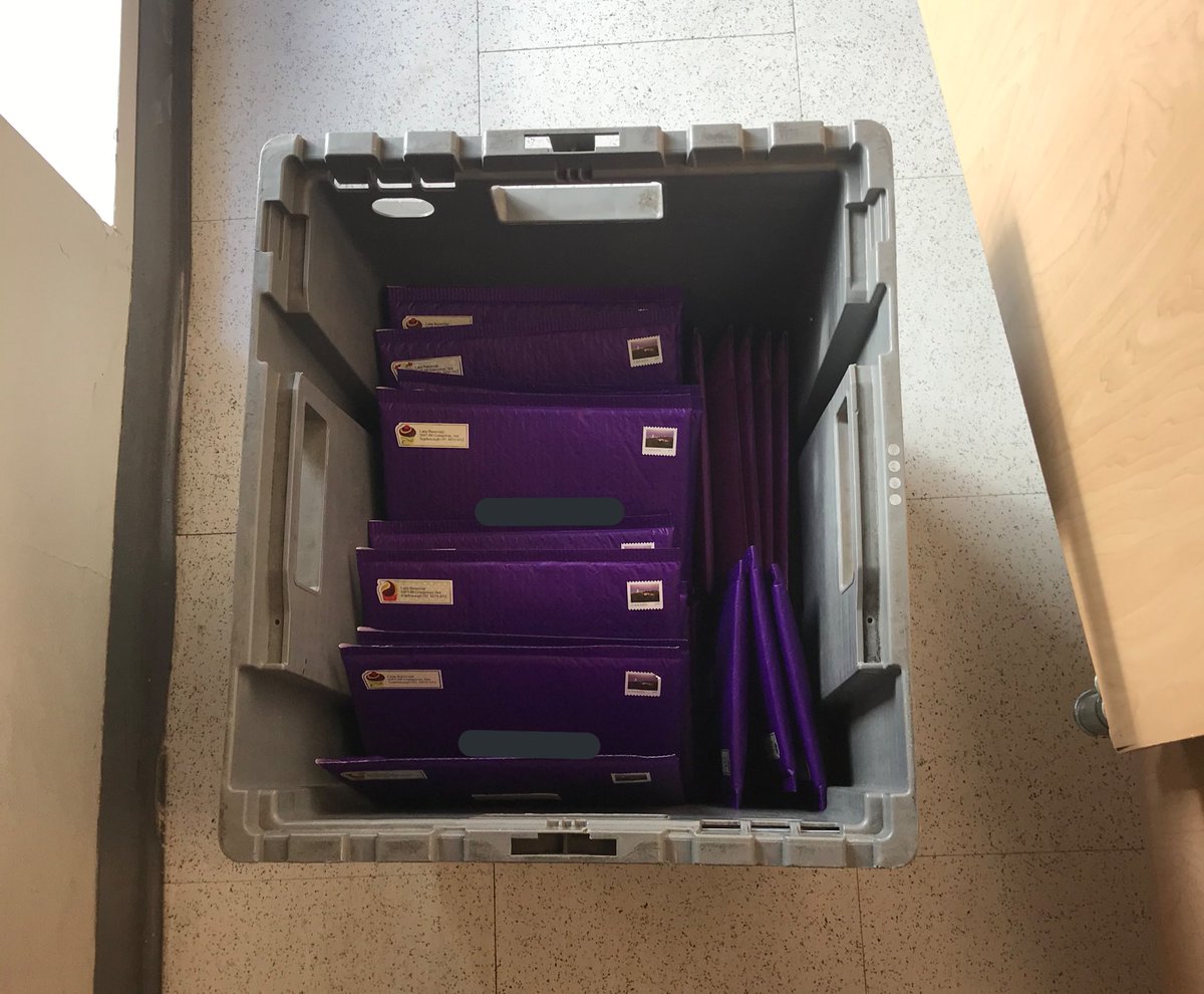 lanakishin's tweet photo. 💜💜💜💫 UPDATE 💫💜💜💜

All of them have been stamped and it’s in the hands of Canada Post.

I have never been this hands on and personal on a project so I really hope it gets to everyone safely and in time before Christmas. 😊

Thank you guys! 😘😘 https://t.co/GRnyjqwKNn