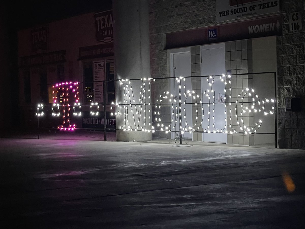 Guess who’s part of the Gift of Lights display at the Texas Motor Speedway?!?<a href="/TMobile/">T-Mobile</a> <a href="/JonFreier/">Jon Freier</a> <a href="/TXMotorSpeedway/">Texas Motor Speedway</a>
